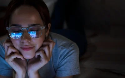 Tecnología y visión: cómo las pantallas afectan a tus ojos y cómo protegerlos